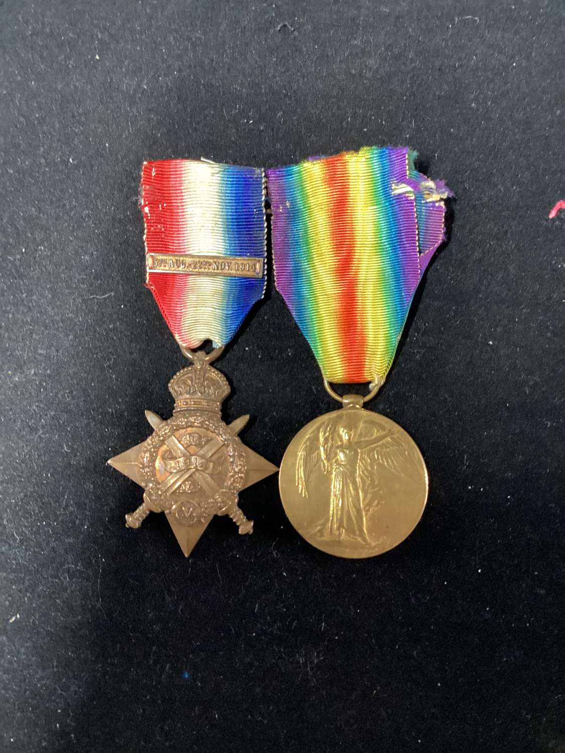 Pair:  1914 Star, with clasp &; Victory Medal 1914-19 (7239 Pte. P. He