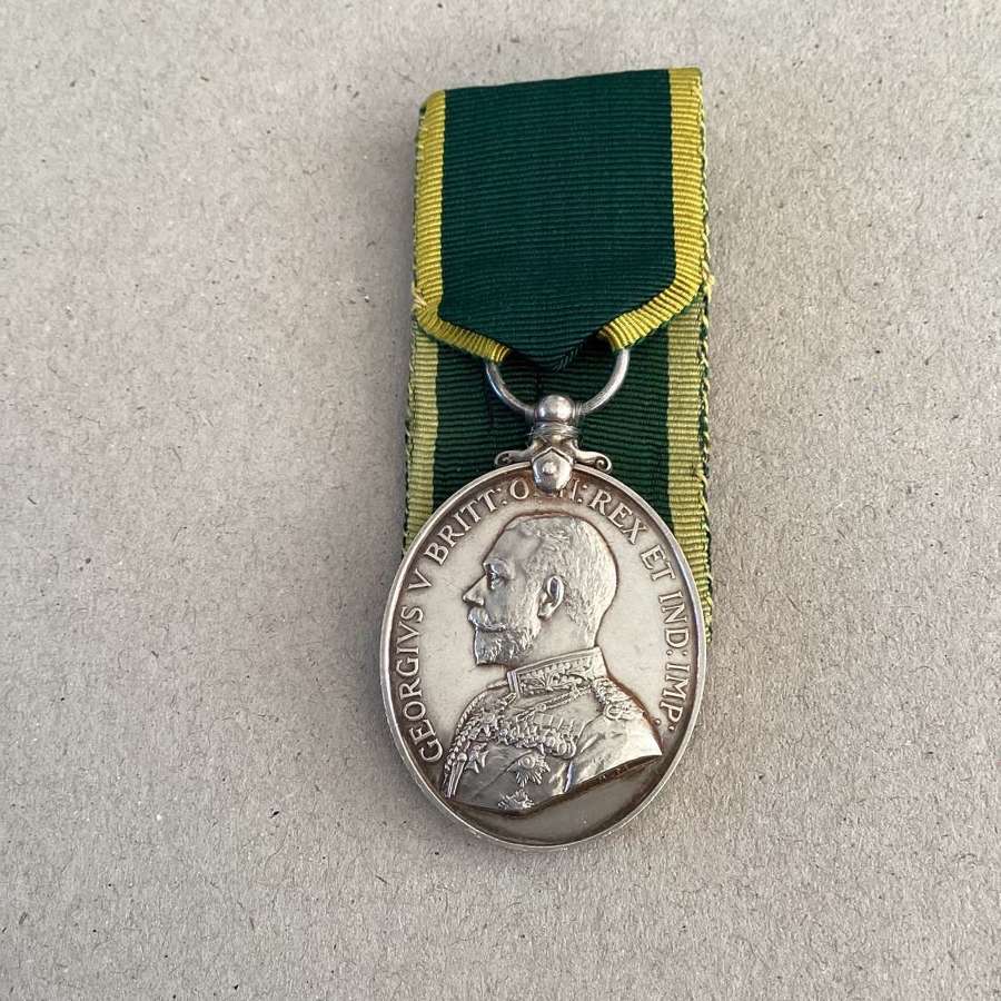 Territorial Efficiency Medal GV named (330020 Sjt C B C Hunter 9-HLI).
