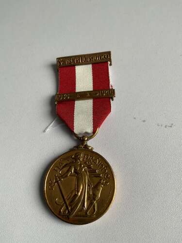 Ireland WW2 Emergency Service medal with bar, Defence Forces.
