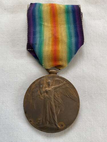 Victory Medal  148186 Gunner J. H. Dixon Royal Artillery